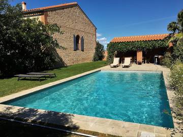 Gîte pour 12 personnes, avec piscine et jardin, animaux acceptés à Ortaffa