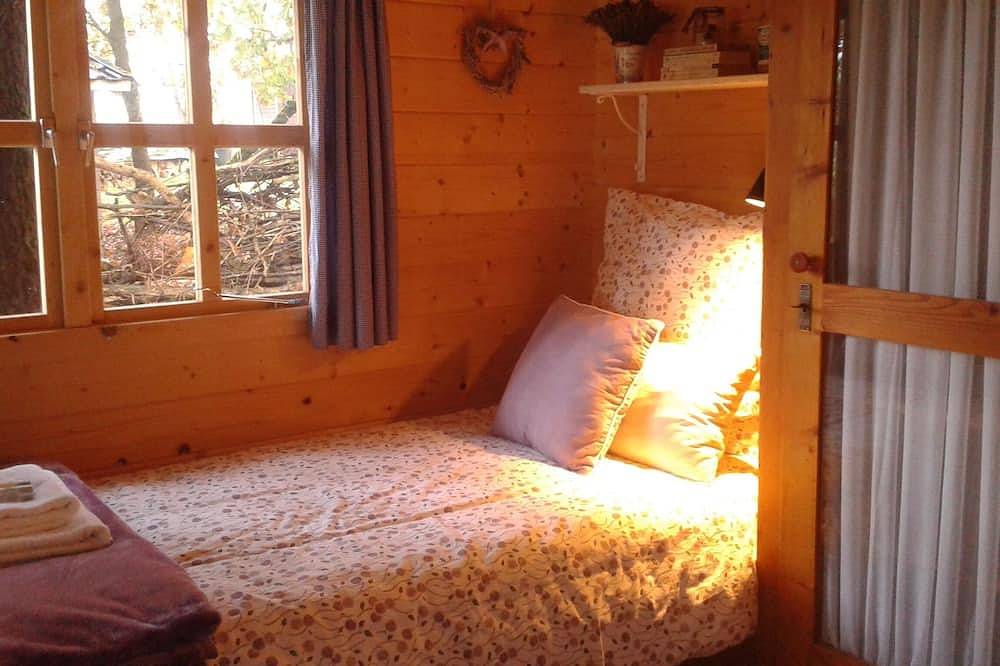 Small wooden hut on the Hilkenberg -Lavendelhütte- for 1-2 persons in the middle of nature in Bodenfelde, Weserbergland