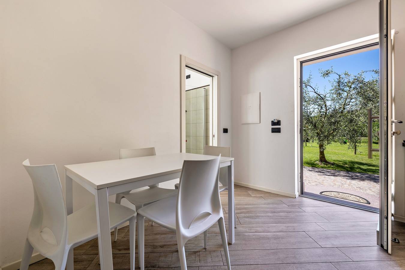 Ganze Wohnung, Studio „Monte Brento Gaggiolo 2“ mit Bergblick und privatem Garten in Dro, Gardasee-Berge