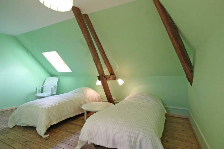 Herrenhaus aus dem 19. Jahrhundert mit großem Park und 5 Schlafzimmern, alles inklusive, in L'Aigle in L'Aigle, Orne