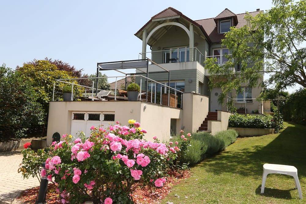 Promo - Contemporary House 100m from the Beach of Bénerville, Deauville, Sea View in Benerville-sur-Mer, Lisieux region