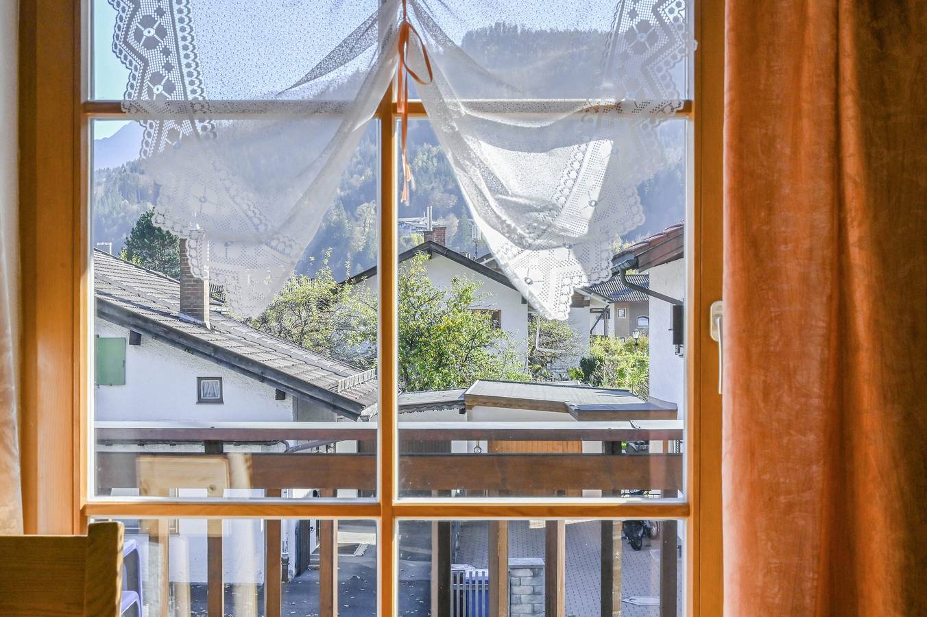 Entire apartment, Katharinenhof Holiday Apartment "Kramer Sehr Groß" with Balcony, Mountain View & Wi-Fi in Garmisch-Partenkirchen, Bavarian Alps