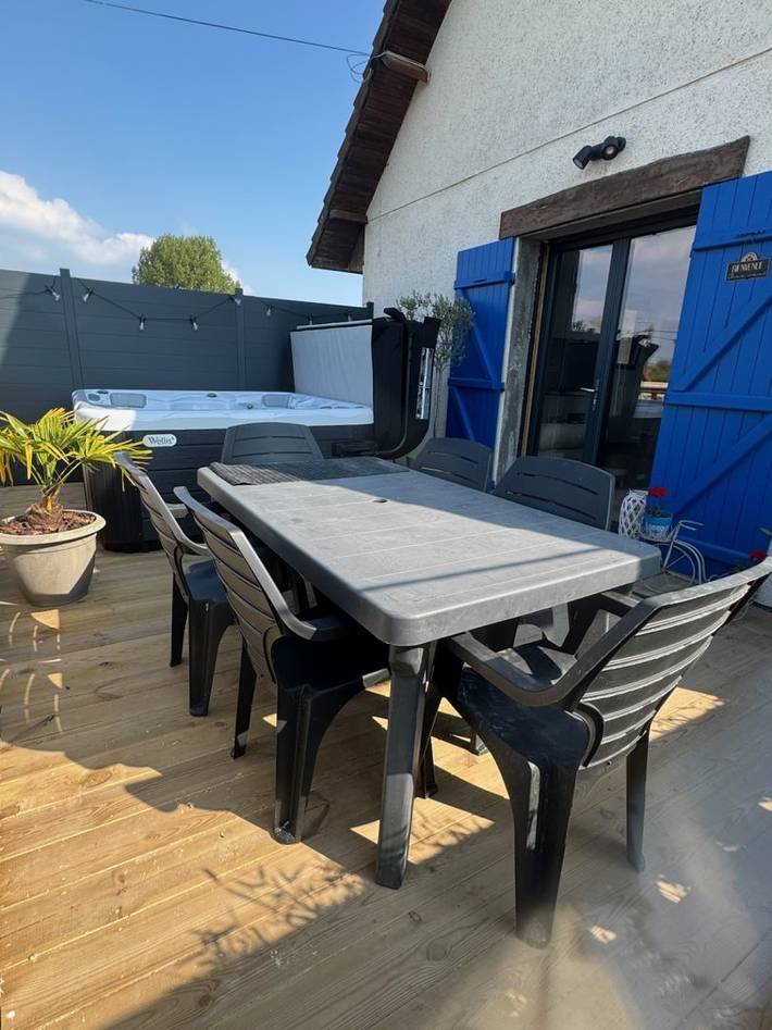 Gîte pour 8 personnes, avec jardin ainsi que terrasse et jacuzzi à Ponthoile - 3
