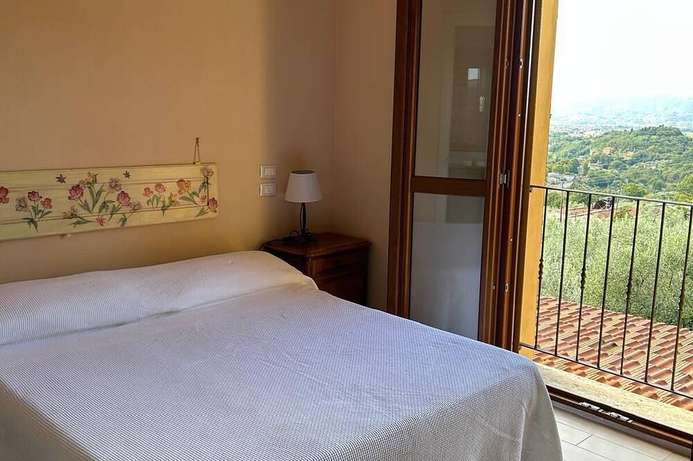 Villa Martinelli Valdibrana with stunning swimming pool for the exclusive use of guests. in Pistoya, Provincia de Pistoia