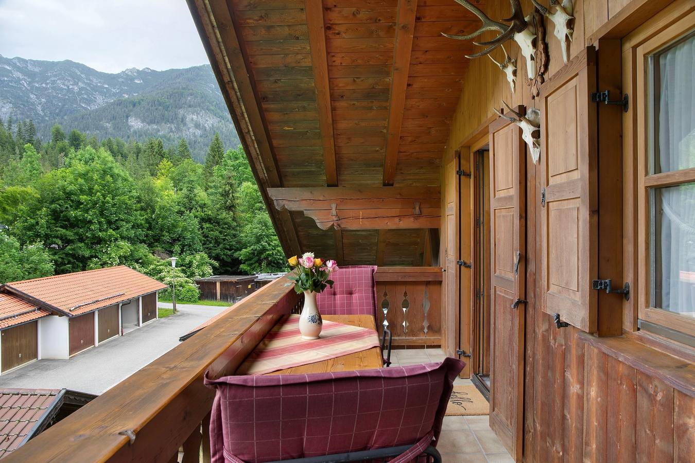 Ganze Wohnung, Ferienwohnung 'Frieder' mit Bergblick, Gemeinschaftsgarten und Wi-Fi in Grainau, Eibsee