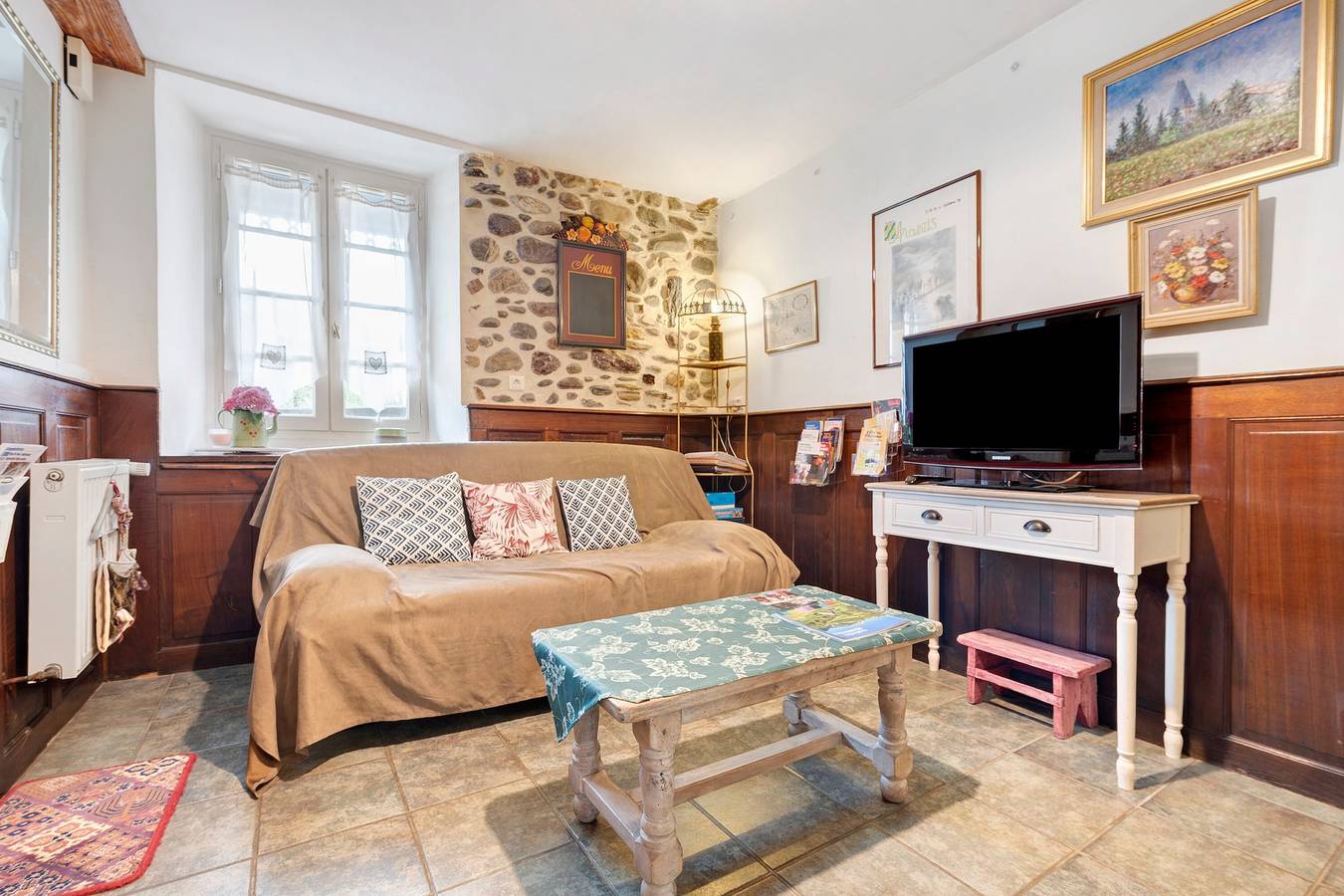 Holiday Home "Gîte La Petite Gourmande" with Shared Terrace, Communal Garden and Wi-Fi in Aramits, Béarn