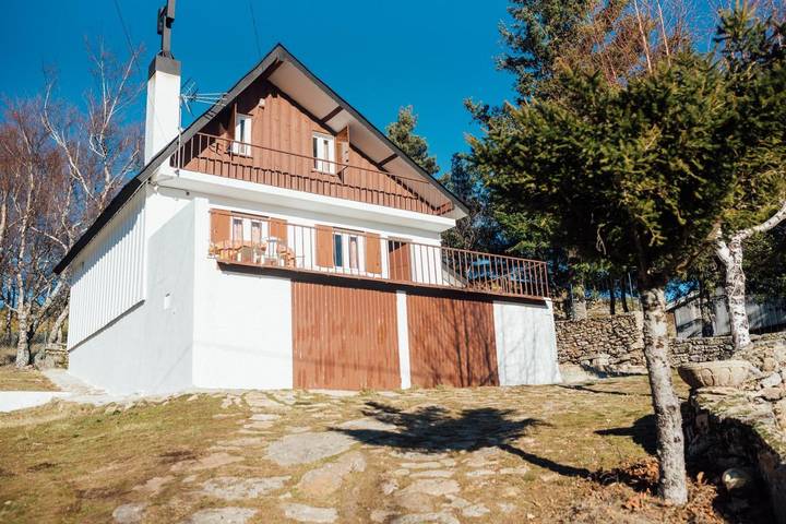 Chalet para 9 pessoas, com Varanda e Jardim na Serra da Estrela