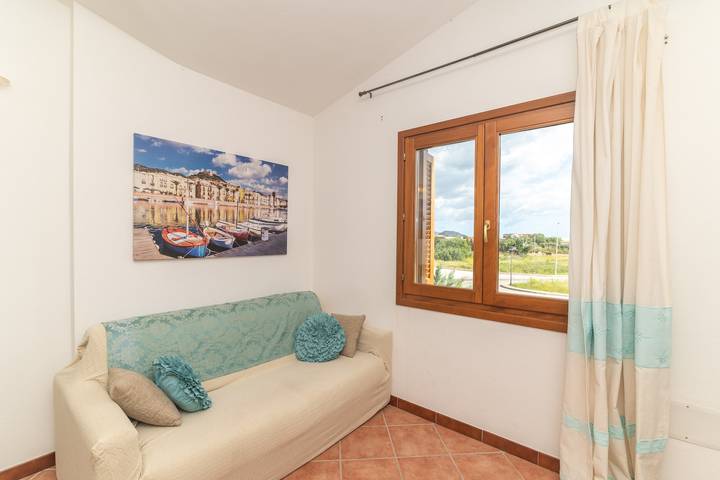 Gîte pour 5 personnes, avec jardin et balcon dans Loiri Porto San Paolo - 4