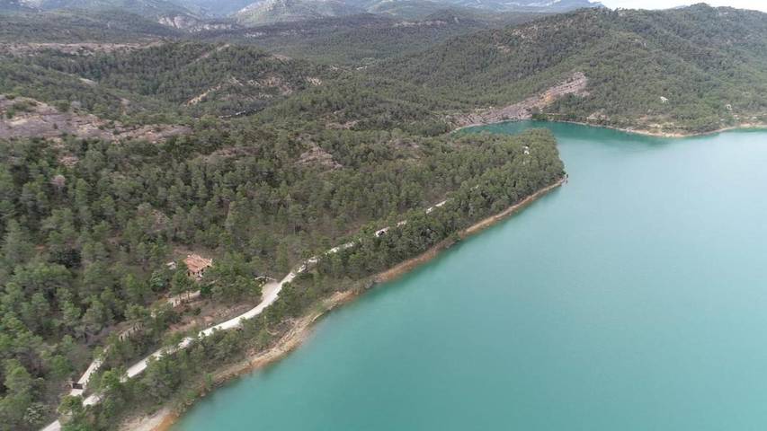 Casa rural para 6 personas, con vistas al lago y jardín además de terraza y vistas, Se admiten mascotas en Massis dels Ports - 3