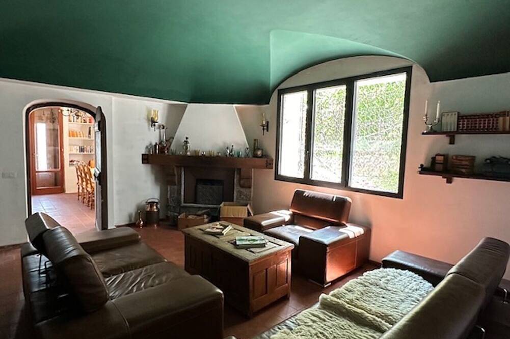 Villa D'Alba with spectacular views of the mountains and Lake Room with balcony in Civenna, Comune di Bellagio