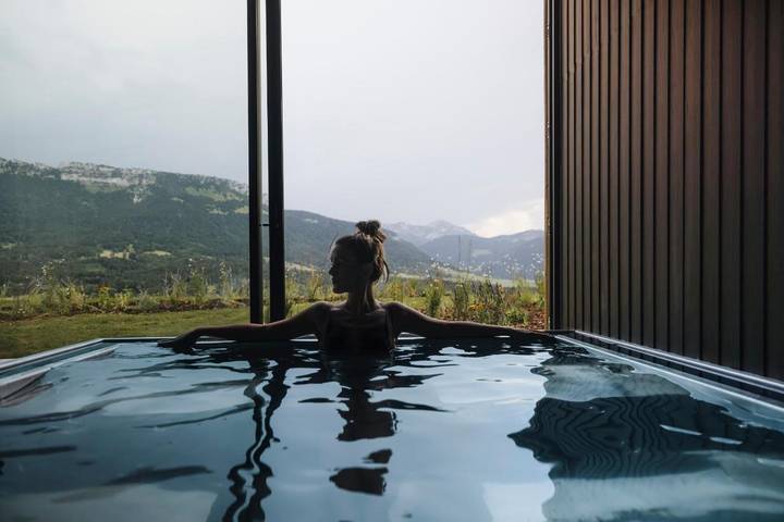 Hôtel pour 4 personnes, avec Jacuzzi et Terrasse ainsi que Jardin et Vue