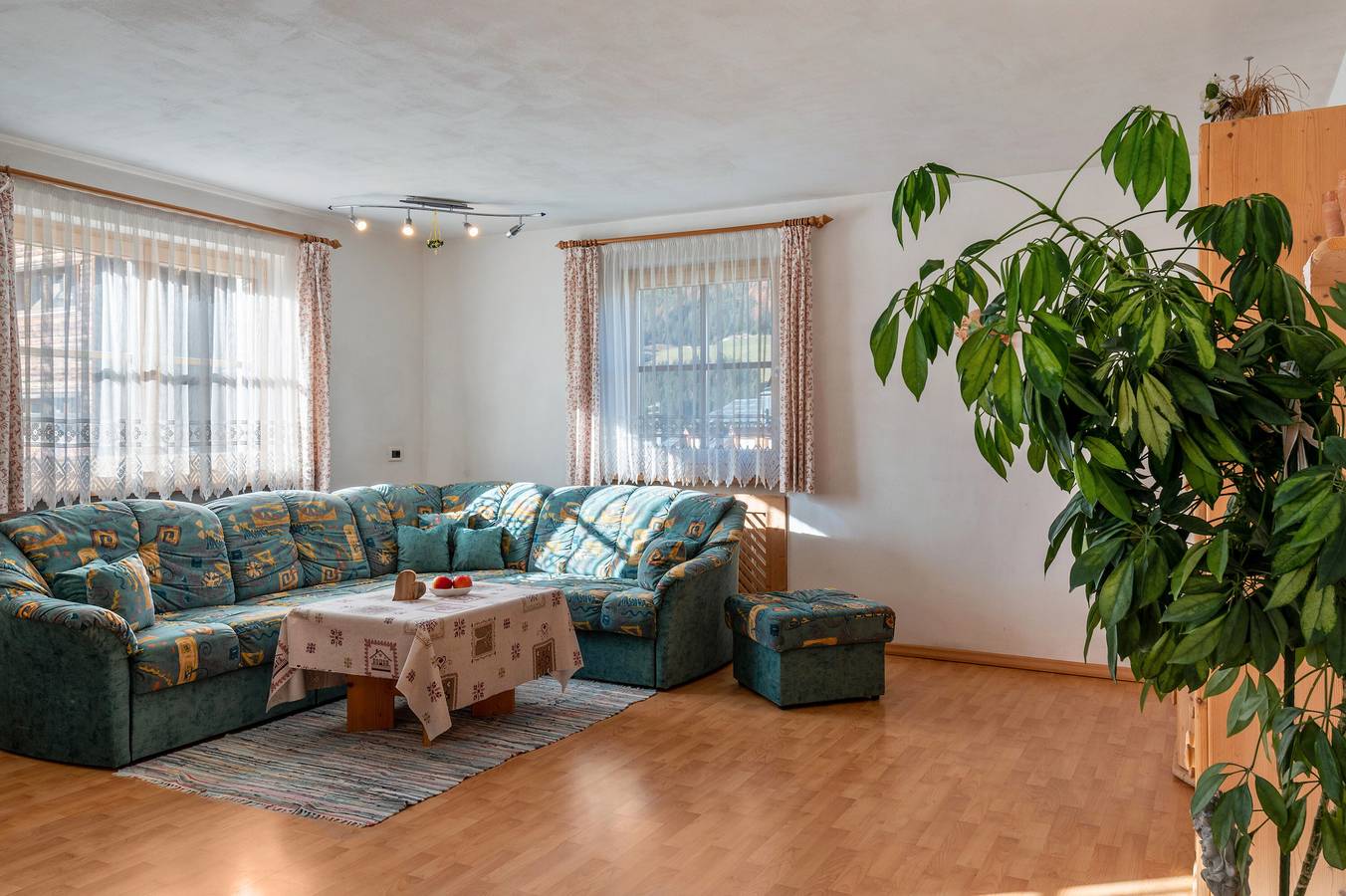 Appartamento intero, Appartamento '1' con vista sulle montagne, giardino in comune e Wi-Fi in Badia, Dolomiti Superski
