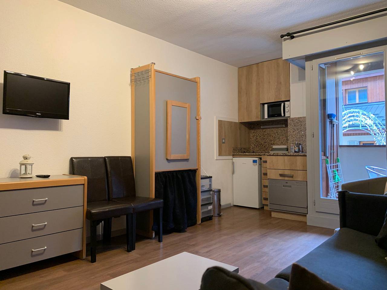 Studio entier, Studio 4 pers avec balcon et Wifi au centre-ville in Brides-les-Bains, Massif de la Vanoise