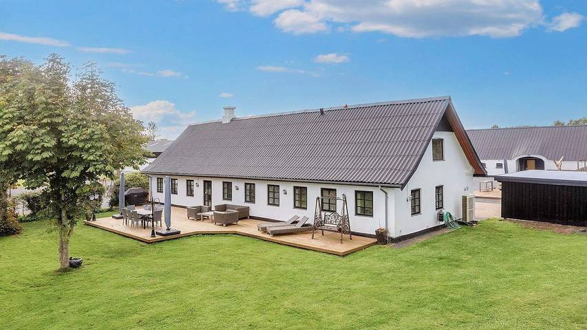 Hus för 19 Personer, med terass i Nordjylland