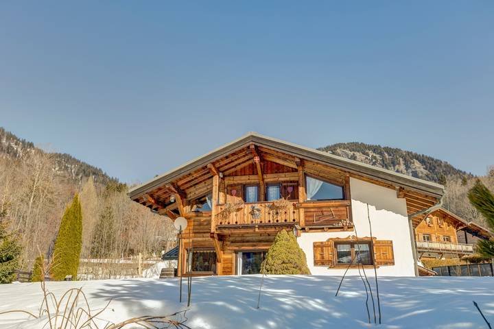 Chalet pour 8 personnes, avec Balcon ainsi que Terrasse et Jardin à Praz-sur-Arly