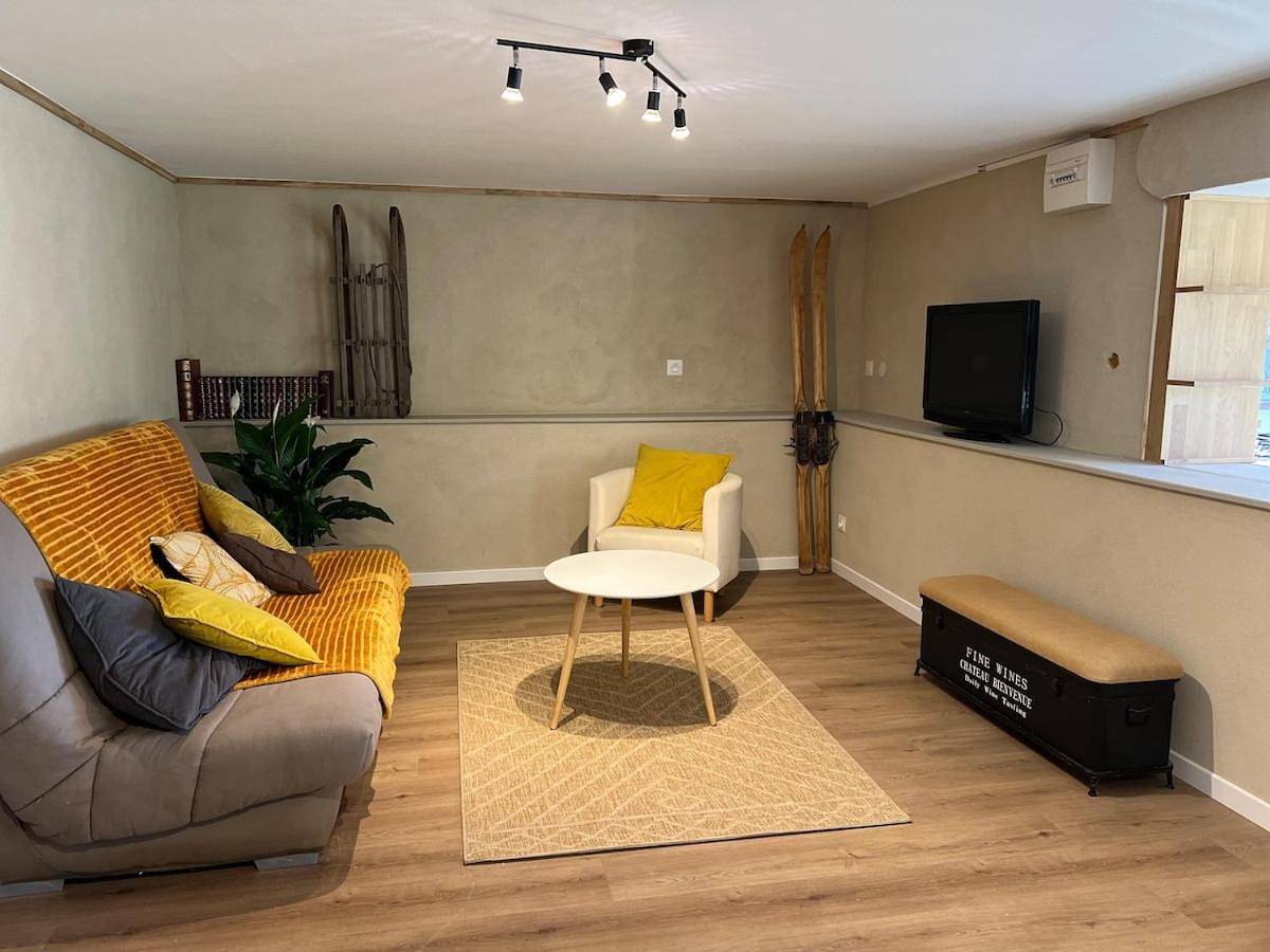 Three-Bedroom House in Apprieu, Région de La Tour-du-Pin