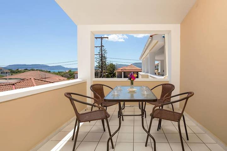 Apartment for 4 people in Kalamaki