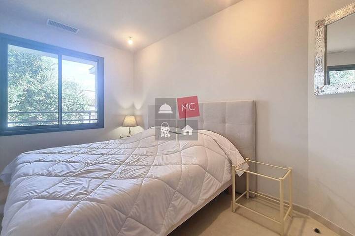 Gîte pour 4 personnes, avec terrasse et jardin dans Golf De Beauvallon - 2