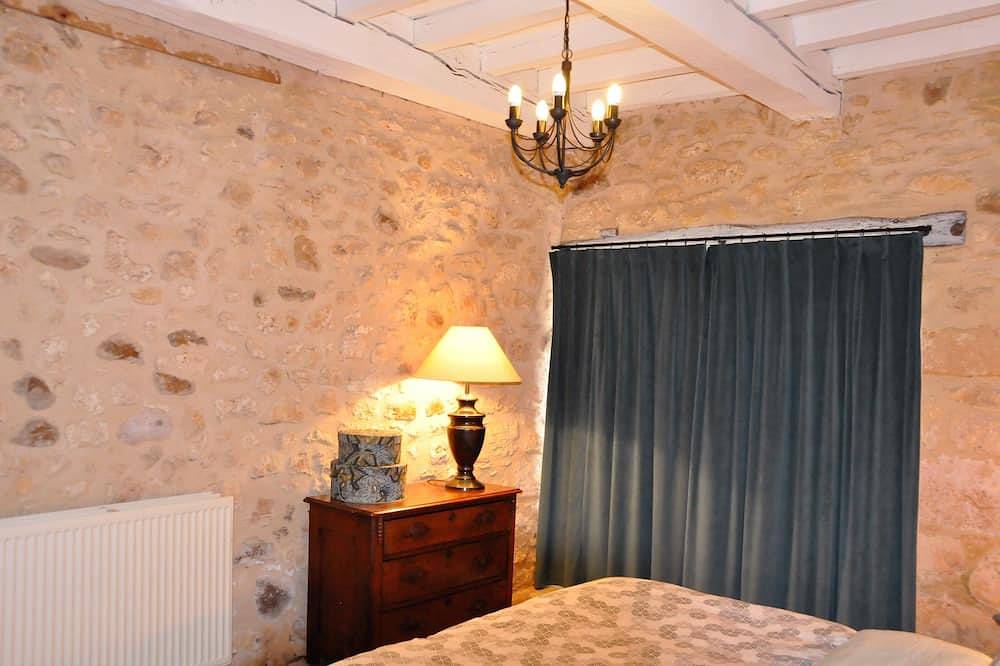 La Source de Piot, luxury villa without a view and in an oasis of peace. in Les Eyzies, Périgord Noir