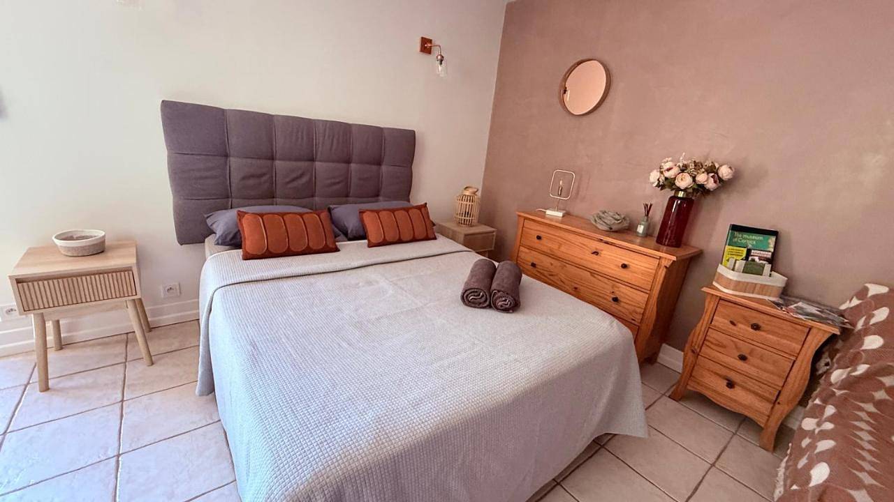 Appartement entier, One-Bedroom Apartment in Corte, Parc naturel régional de Corse
