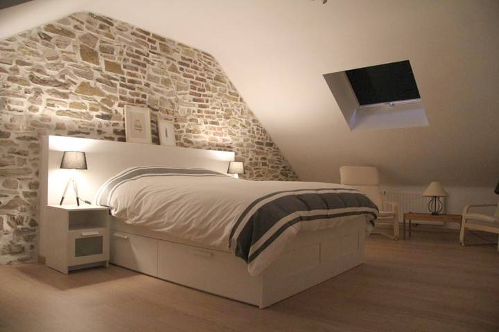 Location de vacances pour 12 personnes, avec jardin à Fosses-la-Ville