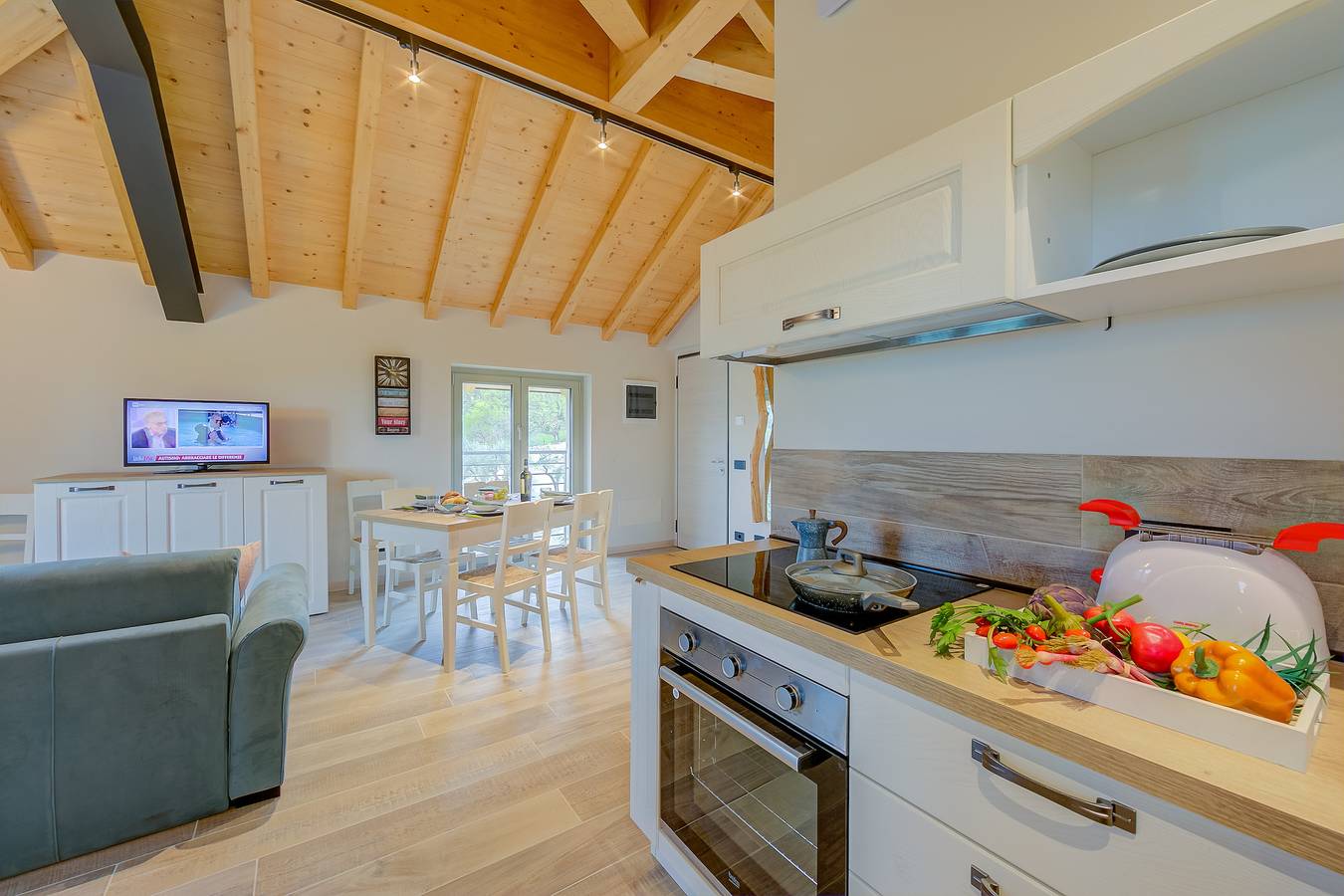 Appartamento intero, Ricomilla-Finestra Sul Verde- priv park in Roè Volciano, Prealpi Gardesane