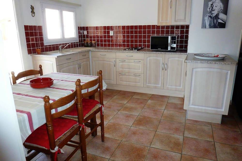 Entire apartment, Comfortable Apartment in the south of France in Cazouls-lès-Béziers, Béziers region