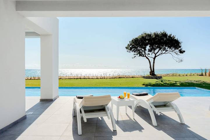 Villa pour 8 personnes, avec Balcon et Jacuzzi ainsi que Terrasse et Jardin