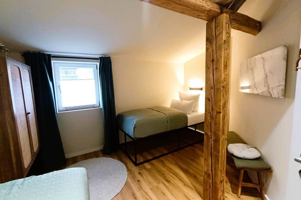 Quiet, cozy vacation home in the Eifel - ideal for hikers & Nürburgring in Langenfeld, Osteifel