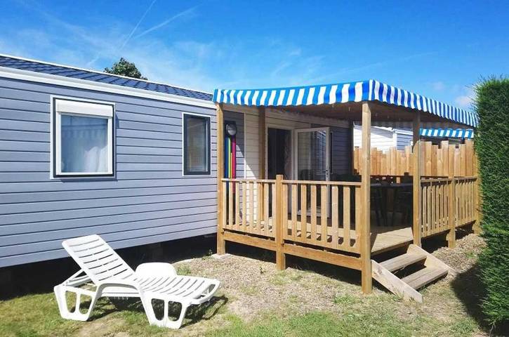 Camping pour 6 personnes, avec Terrasse ainsi que Piscine et Sauna à Brem-sur-Mer