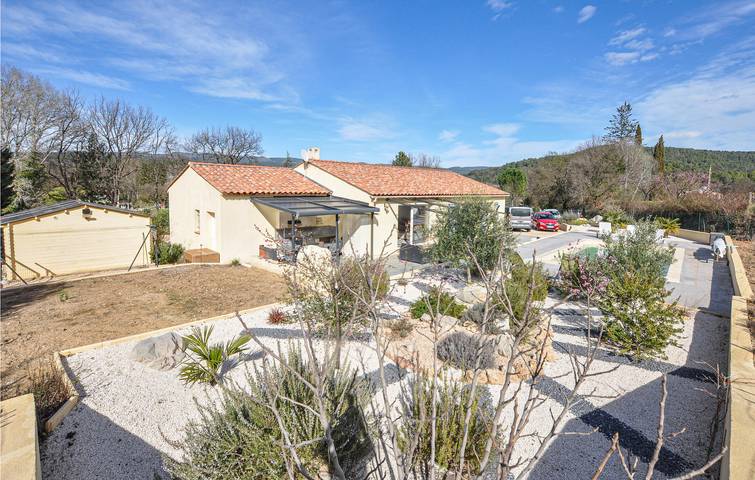 Location de vacances pour 8 personnes, avec terrasse et piscine, animaux acceptés à Salernes - 4