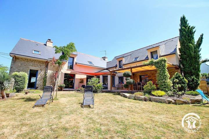 Casa de huéspedes para 8 personas, con terraza y jardín - 1