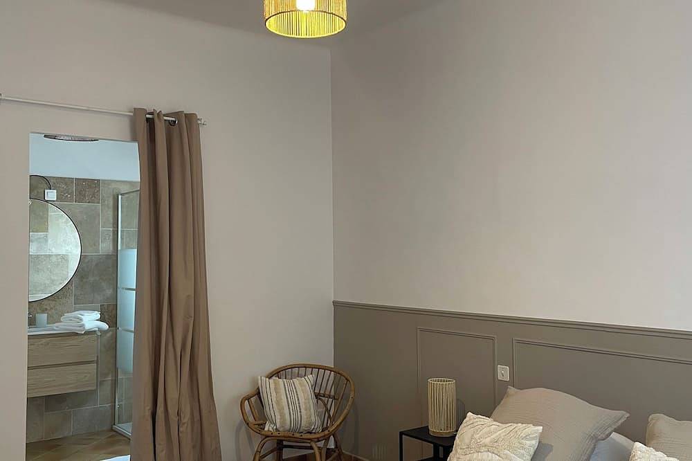Maison de Charme à Séguret Avec Piscine Privée in Séguret, Vaucluse
