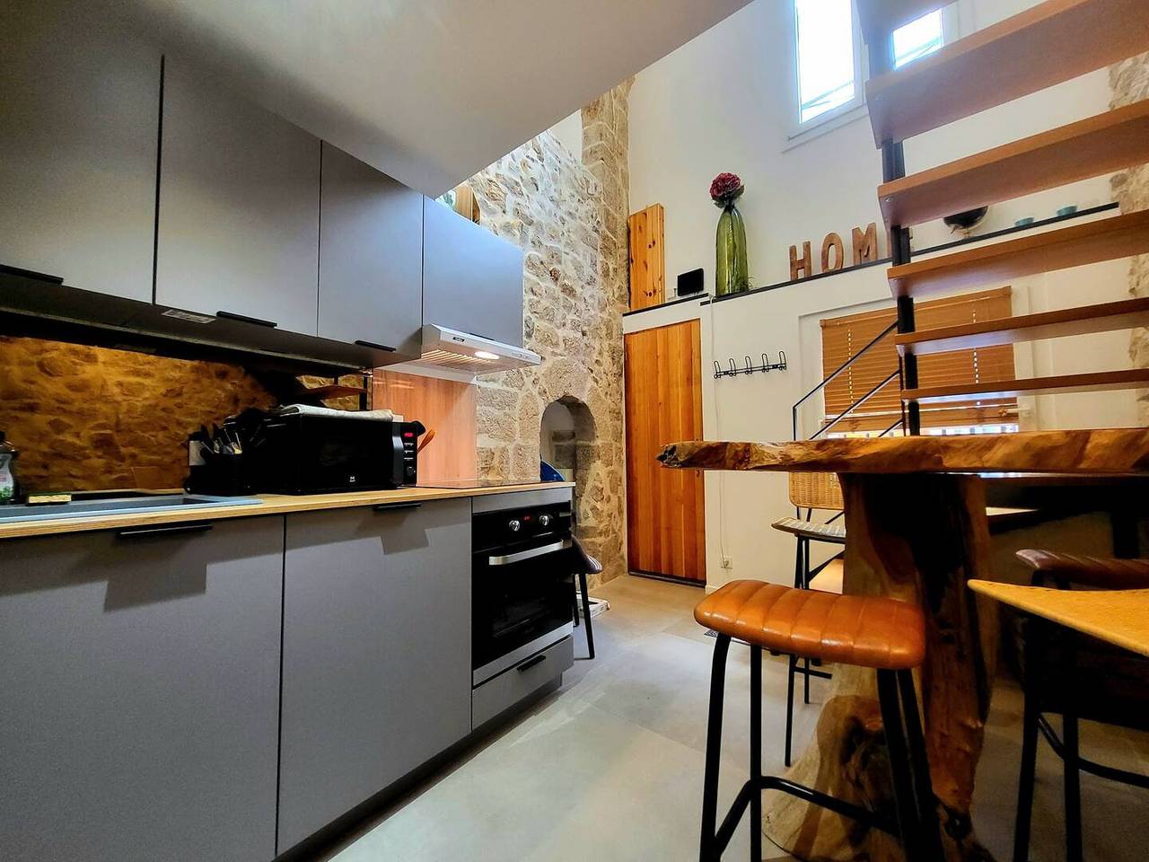 La Cathédrale Azuréenne - dans le vieil Antibes in Antibes, Region de Cannes