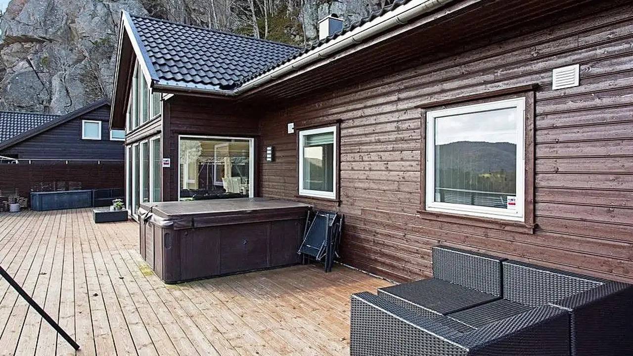 Feriehus for 11 personer in Lyngdal
