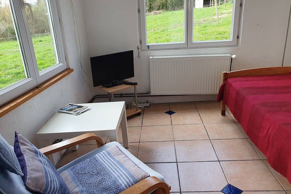 Normandie: Familienfreundliches Ferienhaus Traube mit großem Garten in Ver, Coutances und Umgebung