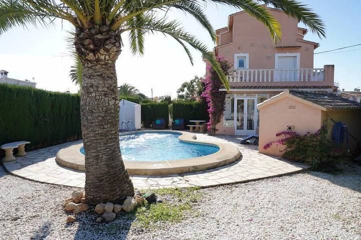 Casa rural para 9 personas, con jardín - 1