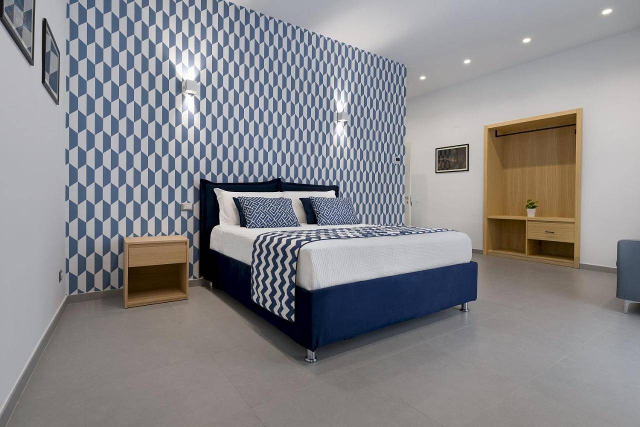 Hsuites Luxury B&B in Castellammare di Stabia, Sorrento Coast