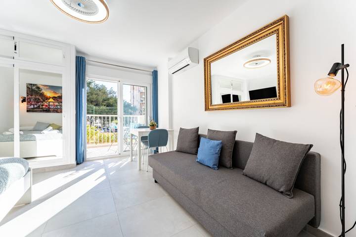 Ganzes Studio, Studio „Aguila 05“ mit Wlan und Klimaanlage in Benalmádena Costa, Benalmádena