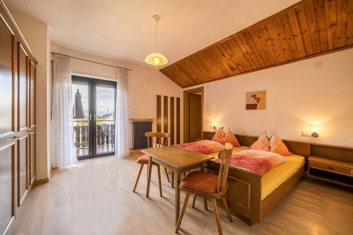 Appartamento intero, Appartamento vacanze "Gantkofel Leilichhof" con vista montagna, Wi-Fi, balcone e giardino in Lana di Mezzo, Lana