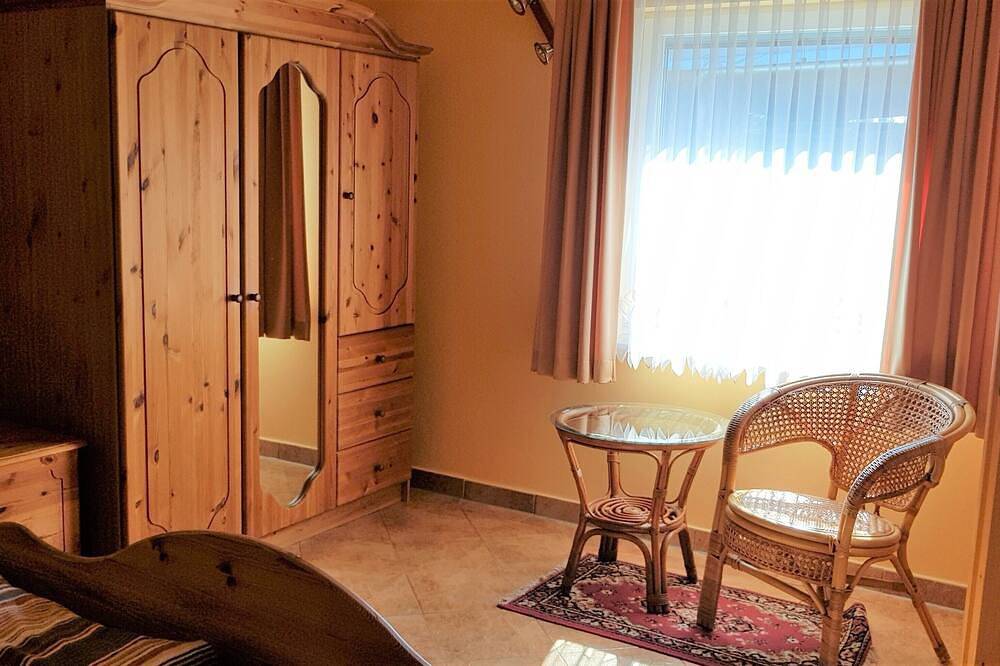 Lovingly furnished vacation home in a quiet location with fireplace in Klausdorf, Stralsund Umland