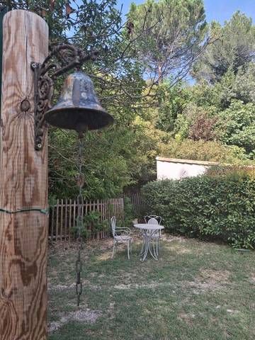 Gîte pour 2 personnes, avec terrasse et vue, animaux acceptés à Simiane-Collongue