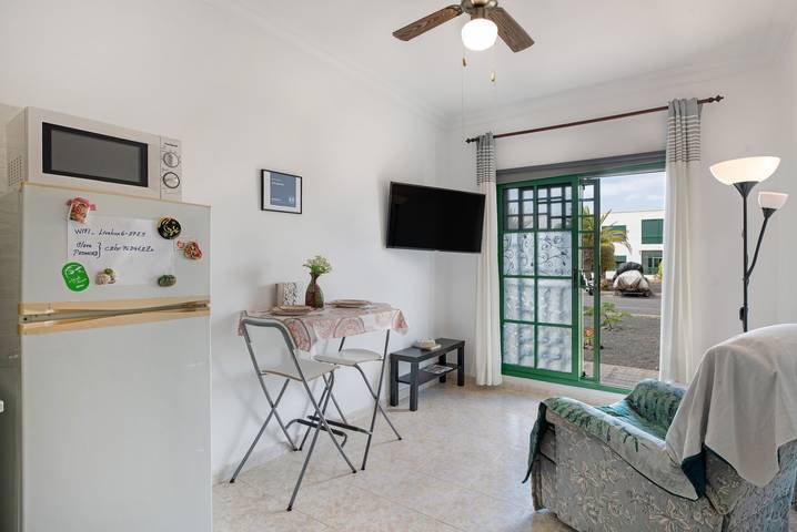 Ganze Wohnung, Ferienwohnung 'Loft Valentina' mit Wi-Fi in Playa Blanca, Yaiza