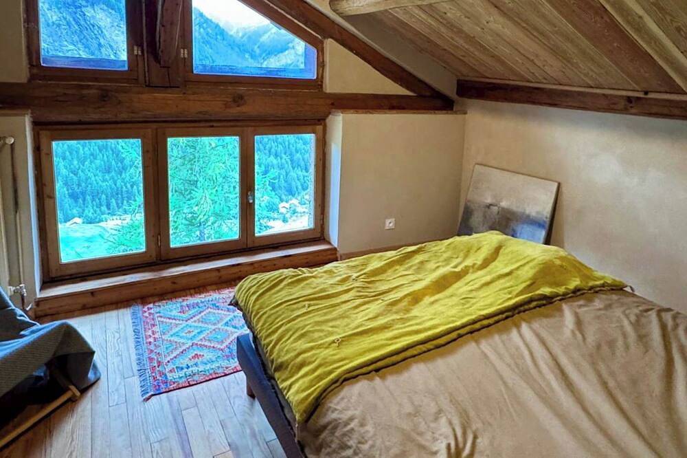 Entire apartment, Casa-Niu Luxe discret, vue et pied des pistes in Saint-Véran, Queyras