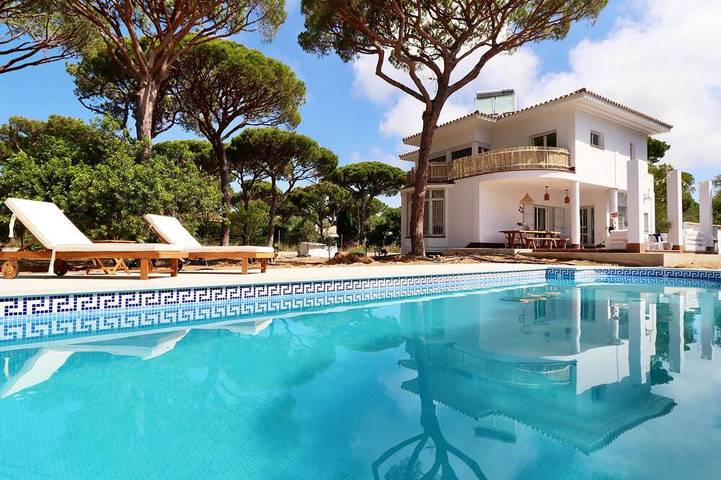 Casa de vacaciones para 8 personas, con balcón y jardín en Roche