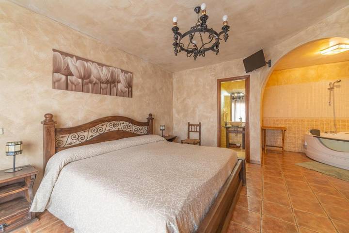 Hotel para 2 personas, con jacuzzi en Sierra De Ayllón - 2