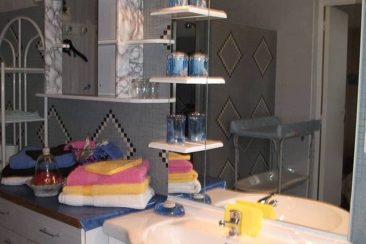 Location de vacances pour 3 personnes, avec terrasse et jardin dans Plage De La Banche Binic - 4