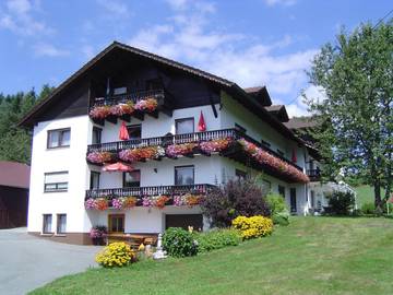 Ferienwohnung für 4 Personen, mit Garten und Balkon sowie Sauna und Pool in Viechtach