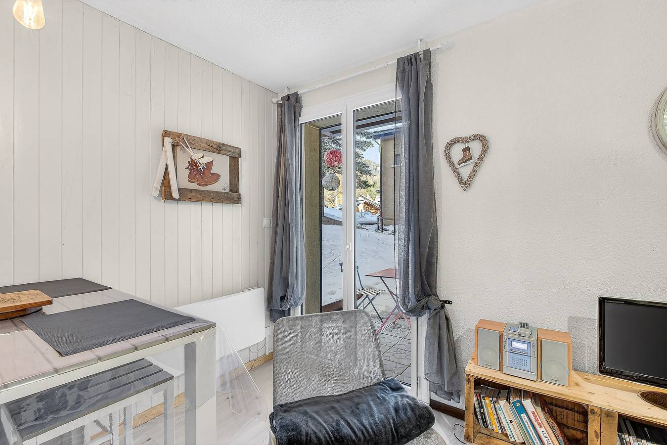 Ganze Wohnung, Studio für 5 Personen, Erdgeschoss, direkt an der Skipiste in Saint-Michel-de-Chaillol, Nationalpark Écrins