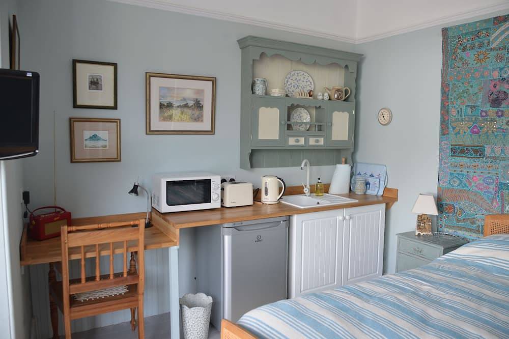 Apartamento entero, Encantador espacio tranquilo, muy cerca del pueblo y del paseo marítimo. in Penzance, Cornualles
